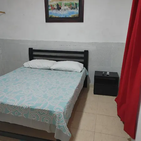 Casa Paulina Pensión *